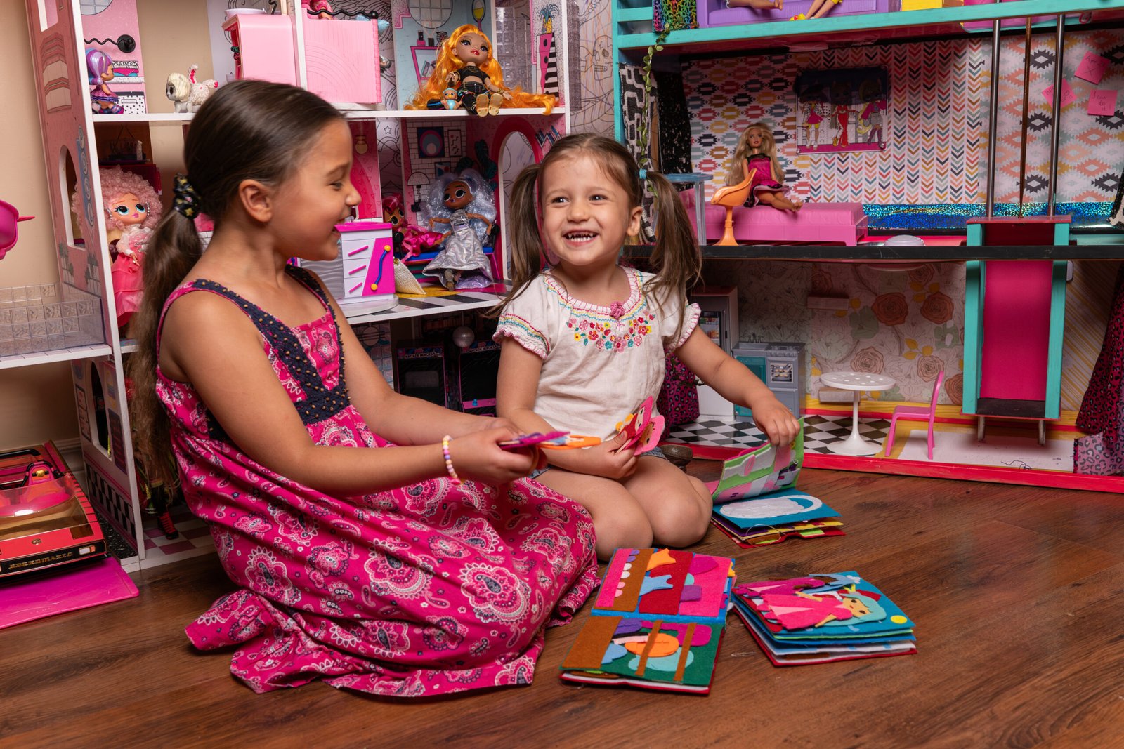 kids playing with Felt toys